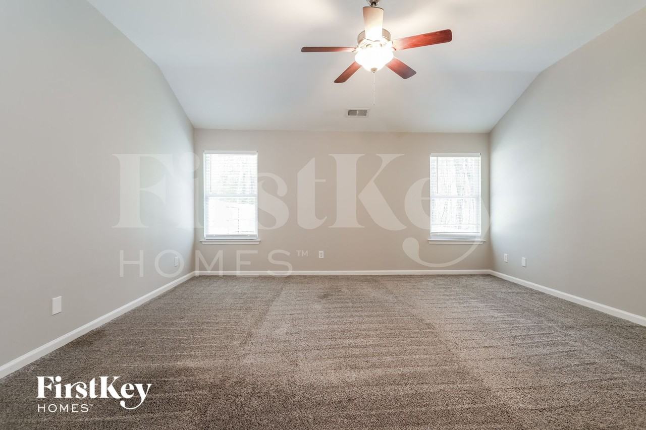 201 Muscogee Dr - Photo 6 of 15