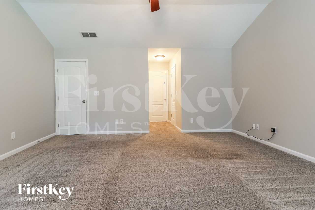 201 Muscogee Dr - Photo 7 of 15