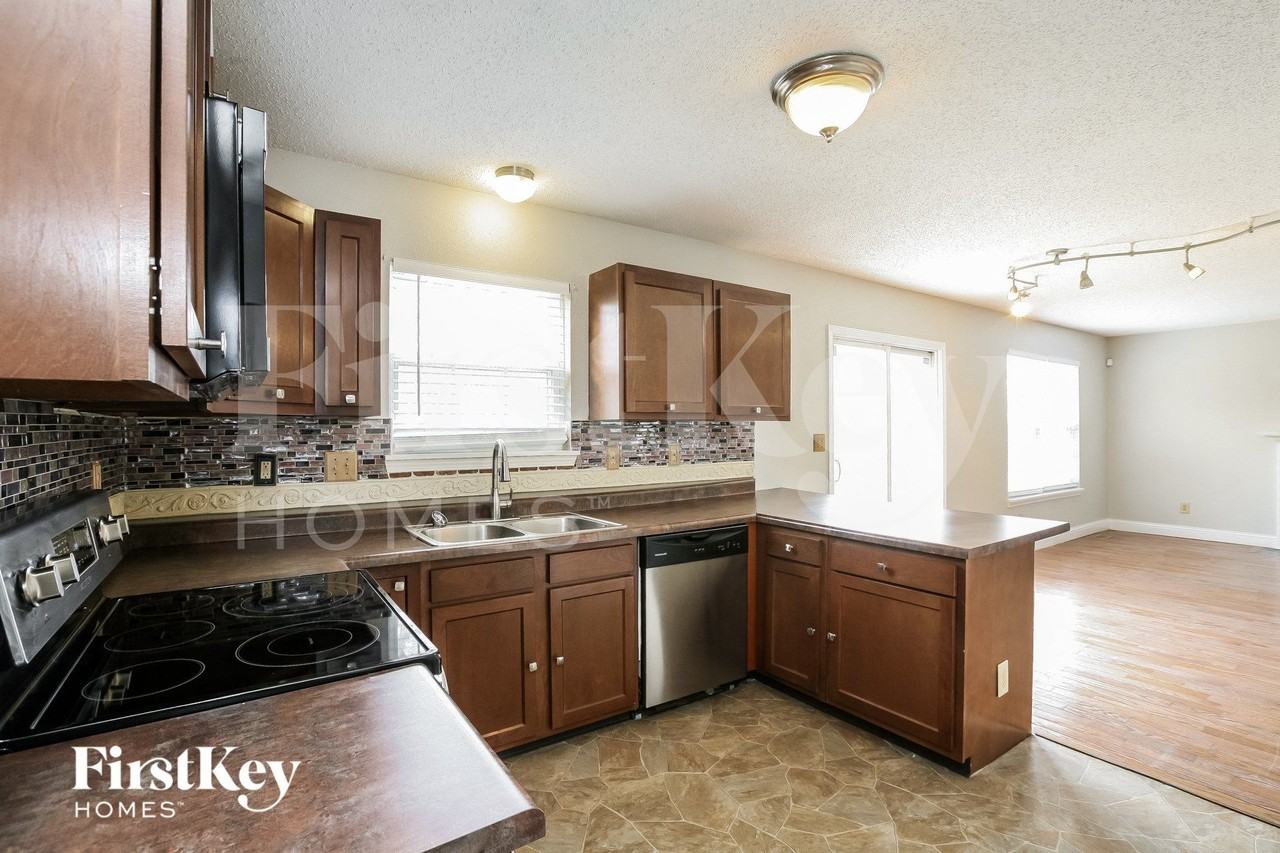 5246 Melbourne Rd - Photo 5 of 15