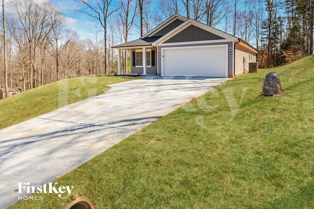 614 Forest Ridge Rd - Photo 2 of 15