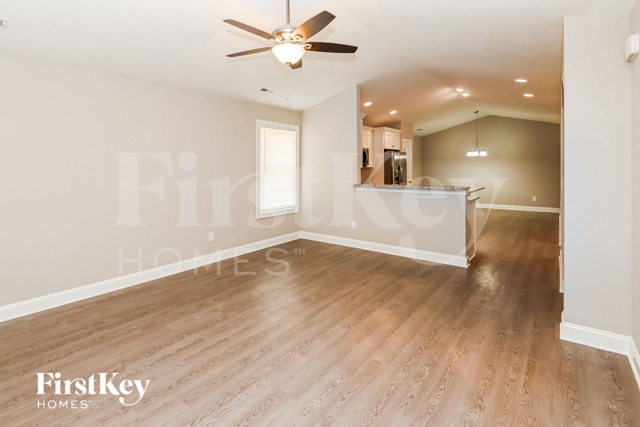 614 Forest Ridge Rd - Photo 4 of 15