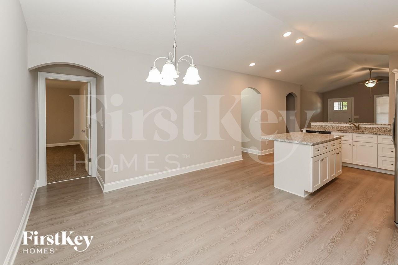 614 Forest Ridge Rd - Photo 6 of 15