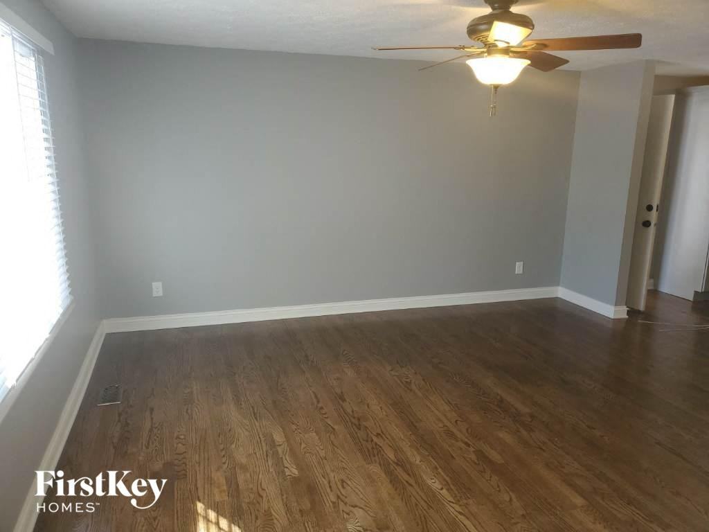 4207 Edinburgh Dr - Photo 3 of 20