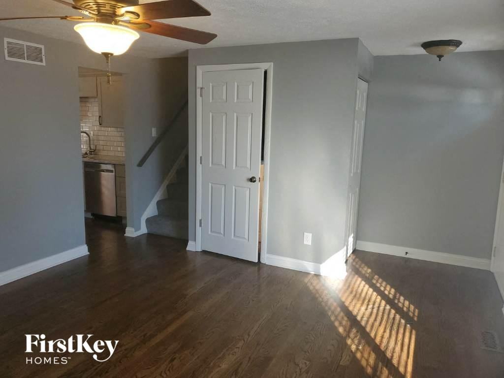 4207 Edinburgh Dr - Photo 4 of 20