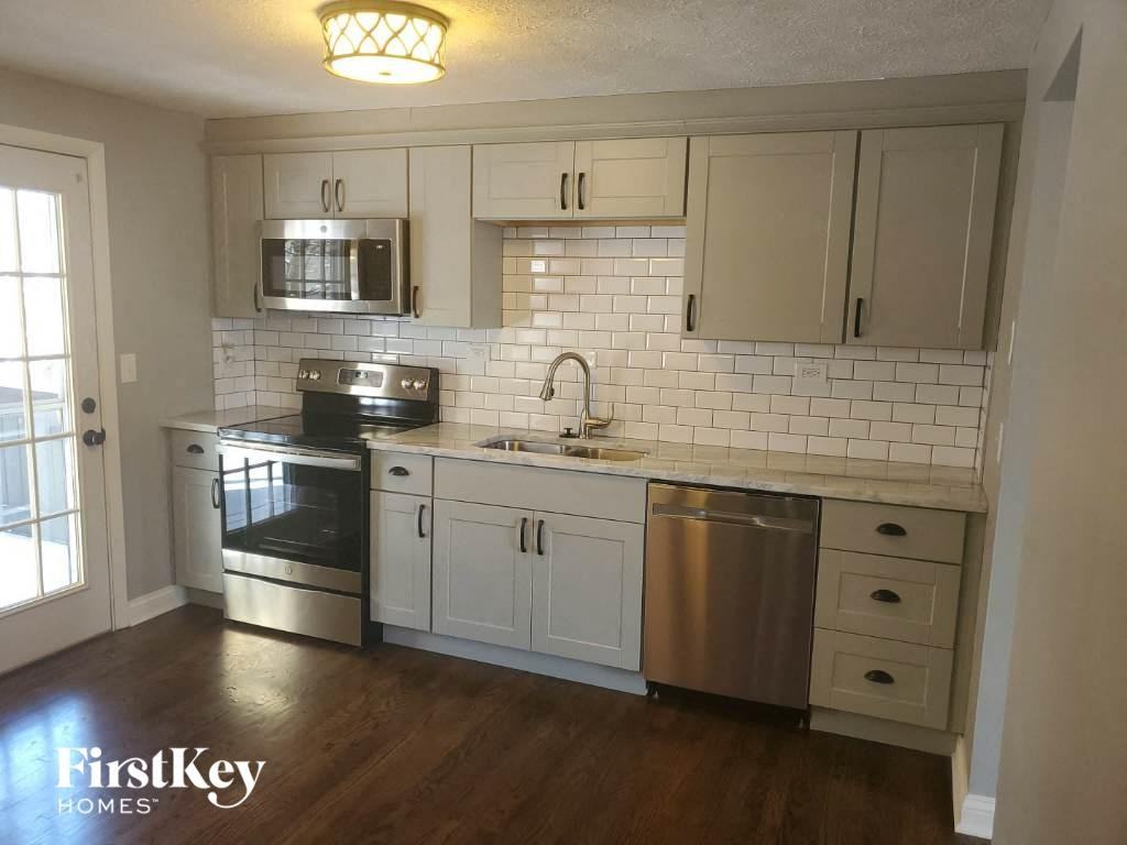 4207 Edinburgh Dr - Photo 5 of 20