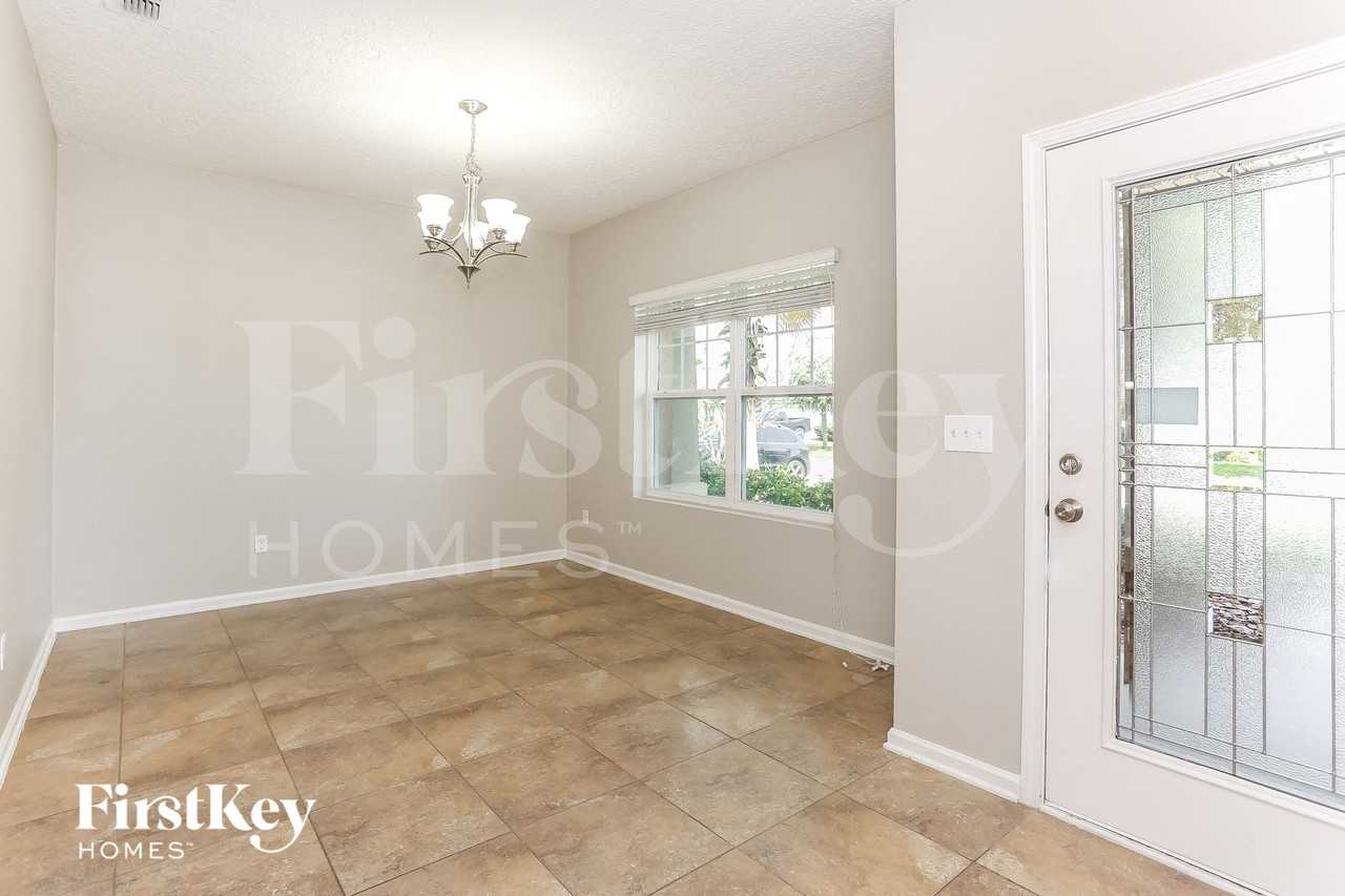 16240 Dowing Creek Dr - Photo 5 of 15