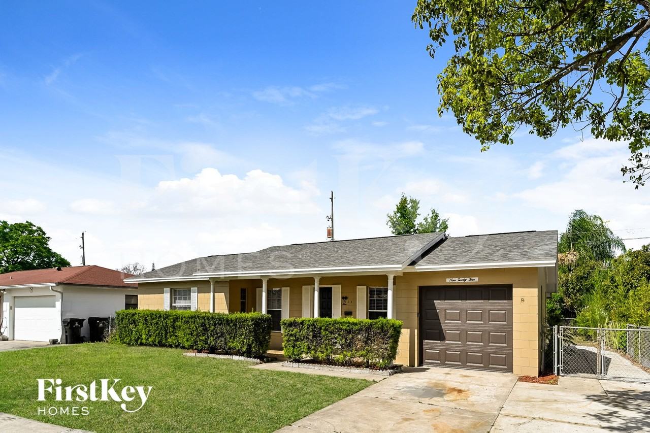 924 Brockway Ave - Photo 2 of 15