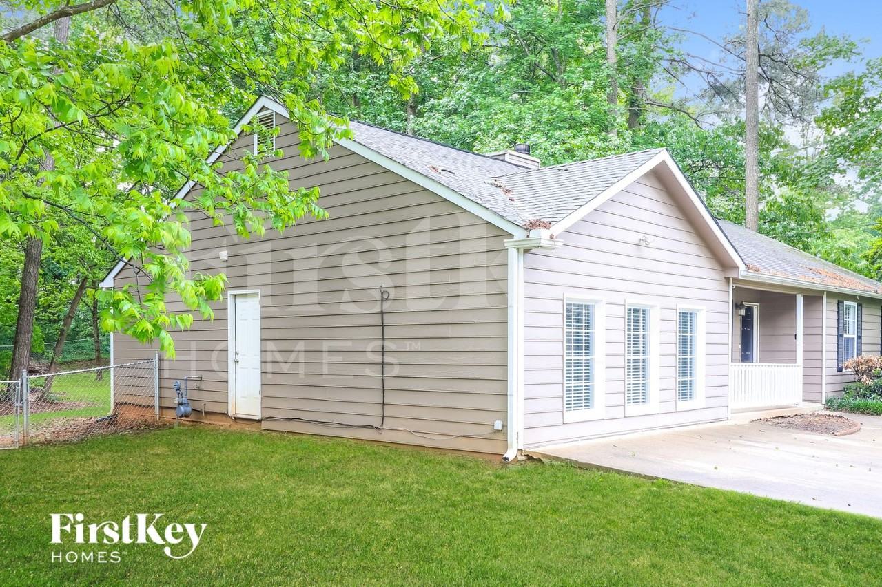 1456 Chaseway Cir - Photo 3 of 15