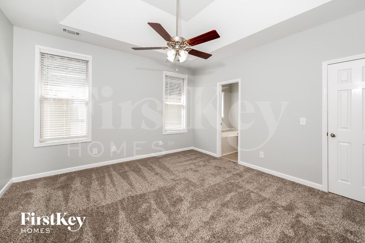 1256 Washington Dr - Photo 6 of 15