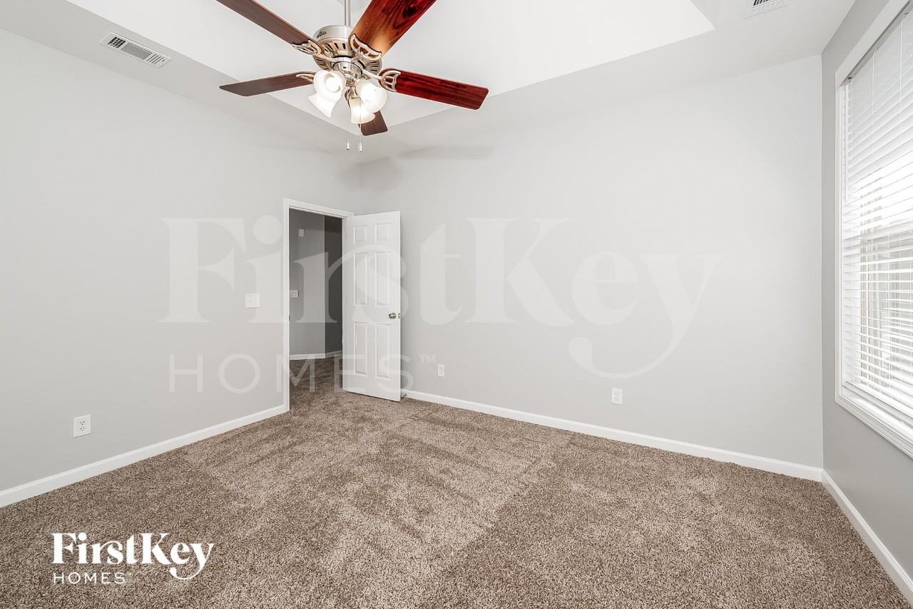 1256 Washington Dr - Photo 7 of 15