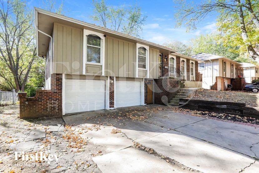 8921 E 90th Ter - Photo 2 of 15