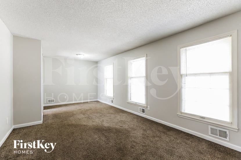 8921 E 90th Ter - Photo 3 of 15