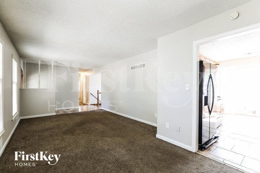 8921 E 90th Ter - Photo 4 of 15