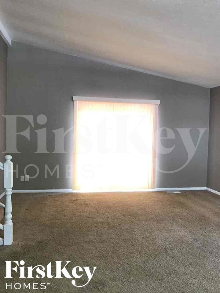 6321 W Ray St - Photo 2 of 22