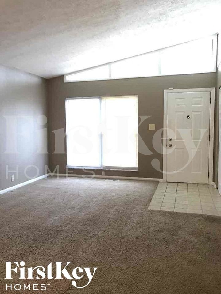 6321 W Ray St - Photo 3 of 22