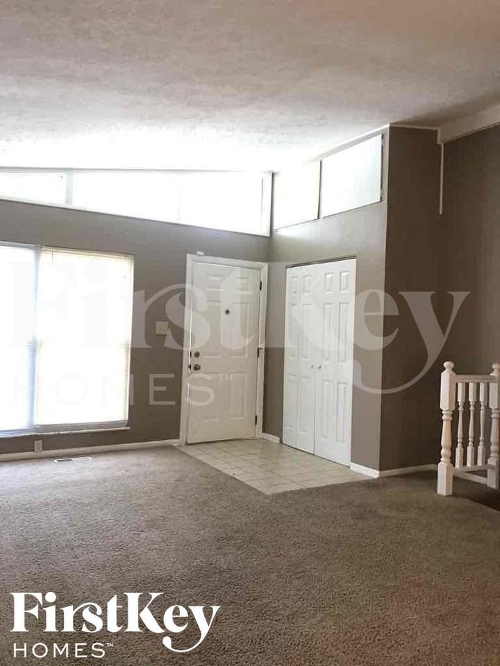 6321 W Ray St - Photo 4 of 22