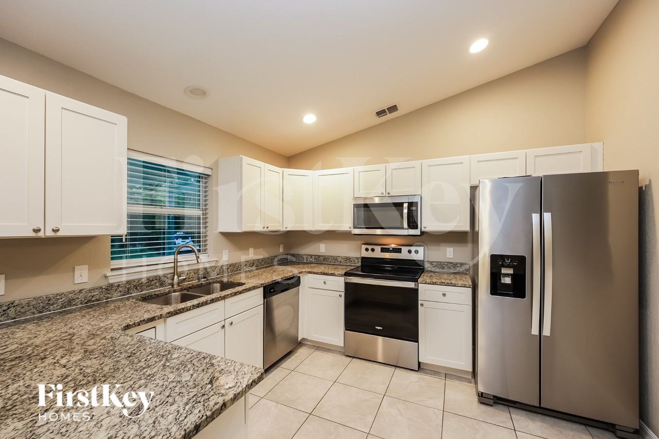 6193 Seaport St - Photo 6 of 16