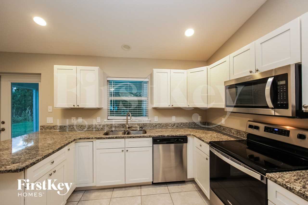 6193 Seaport St - Photo 7 of 16