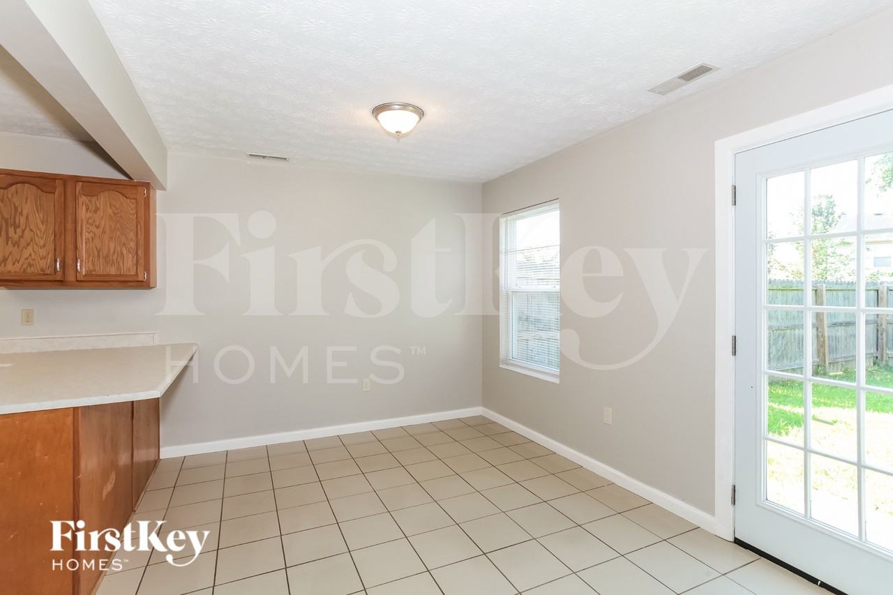 5712 Clemens Dr - Photo 5 of 16