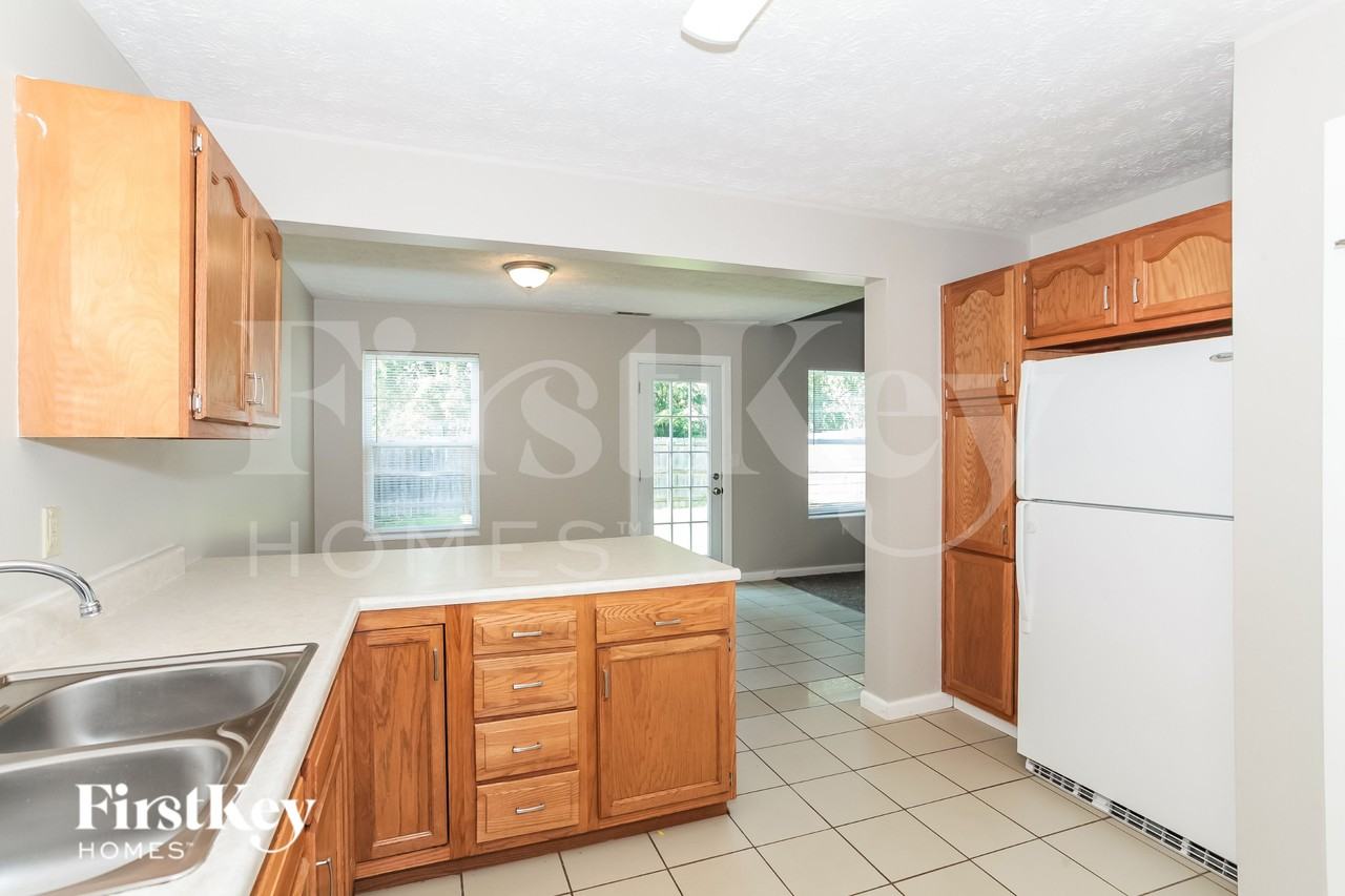 5712 Clemens Dr - Photo 7 of 16