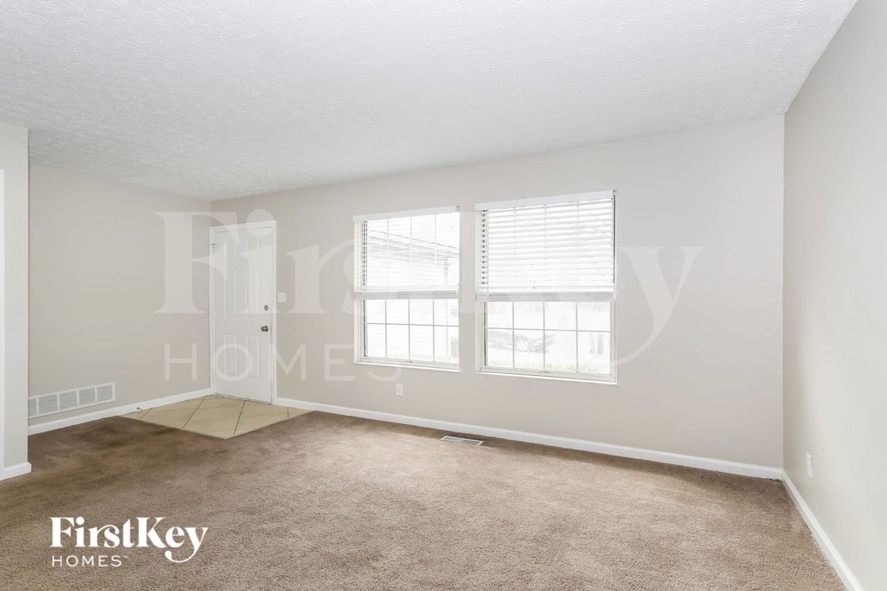 560 Corral Gate Ct - Photo 3 of 15