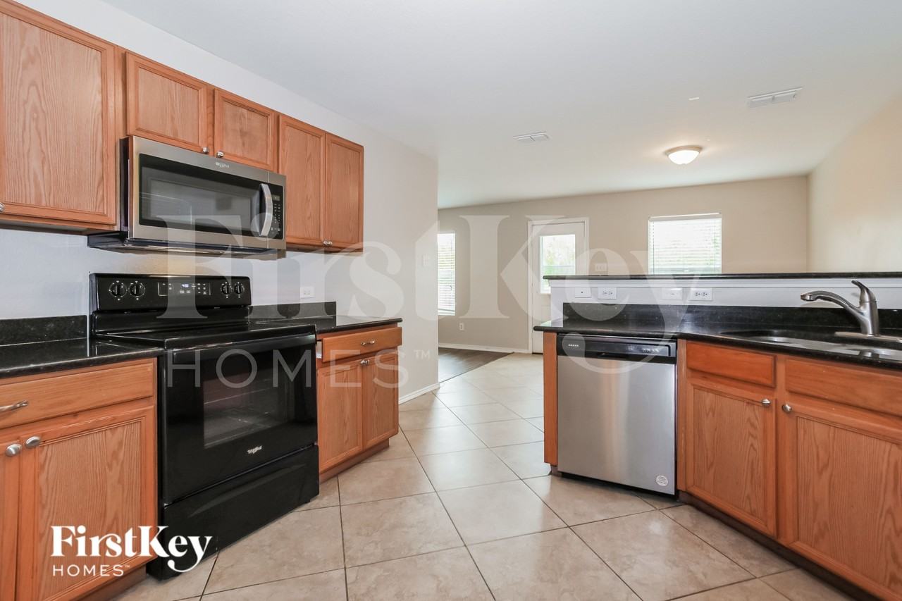 4545 Waterford Dr - Photo 6 of 16