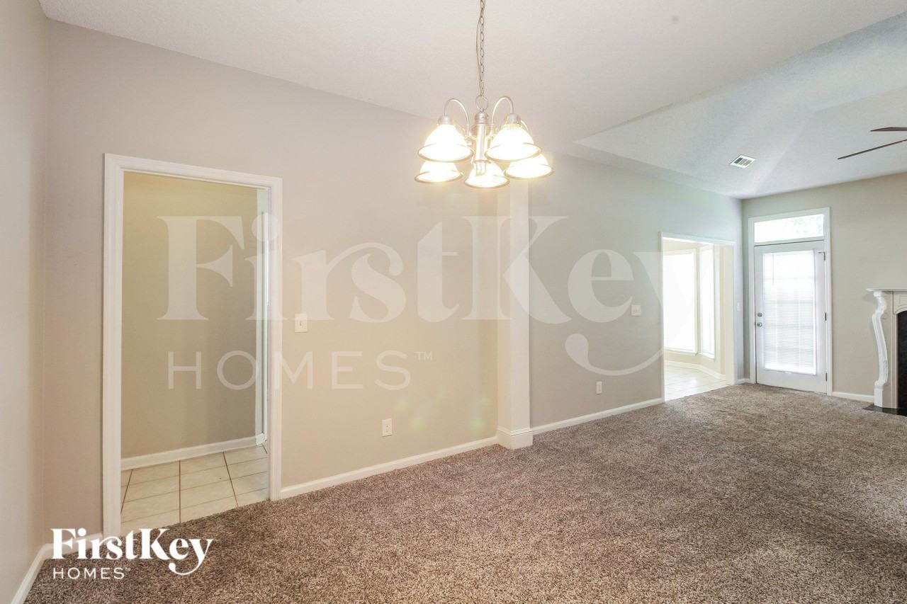 4101 Chimney Springs Ct - Photo 4 of 16