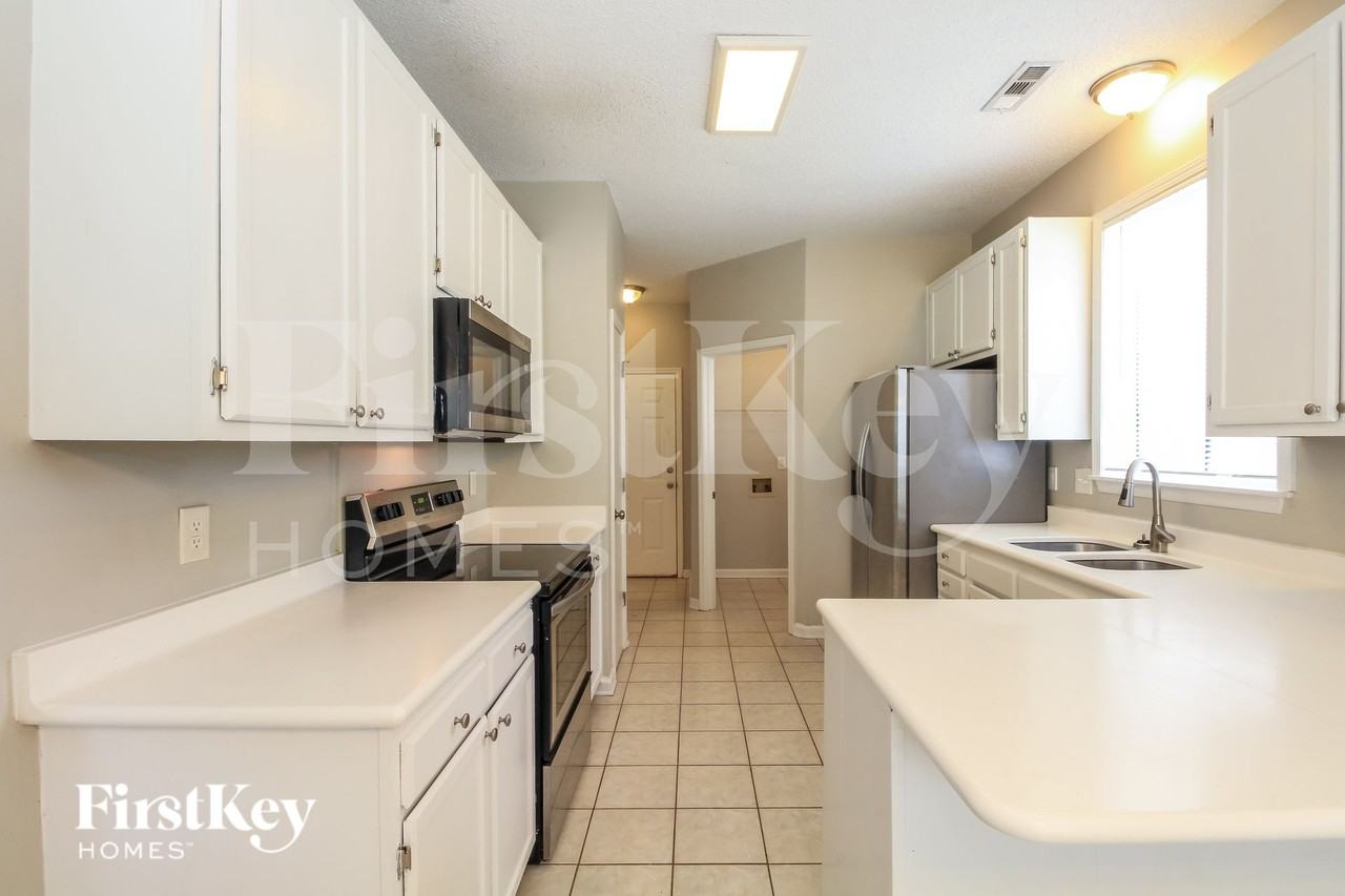 4101 Chimney Springs Ct - Photo 6 of 16