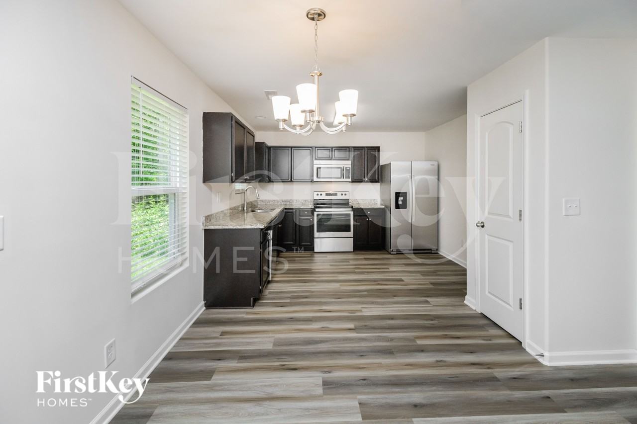 4019 Maderia Dr Nw - Photo 3 of 16