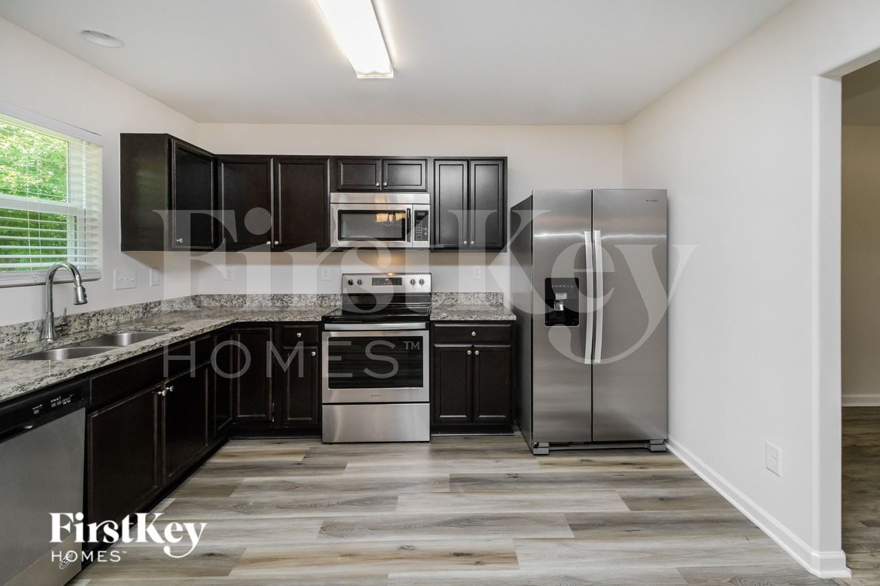 4019 Maderia Dr Nw - Photo 5 of 16