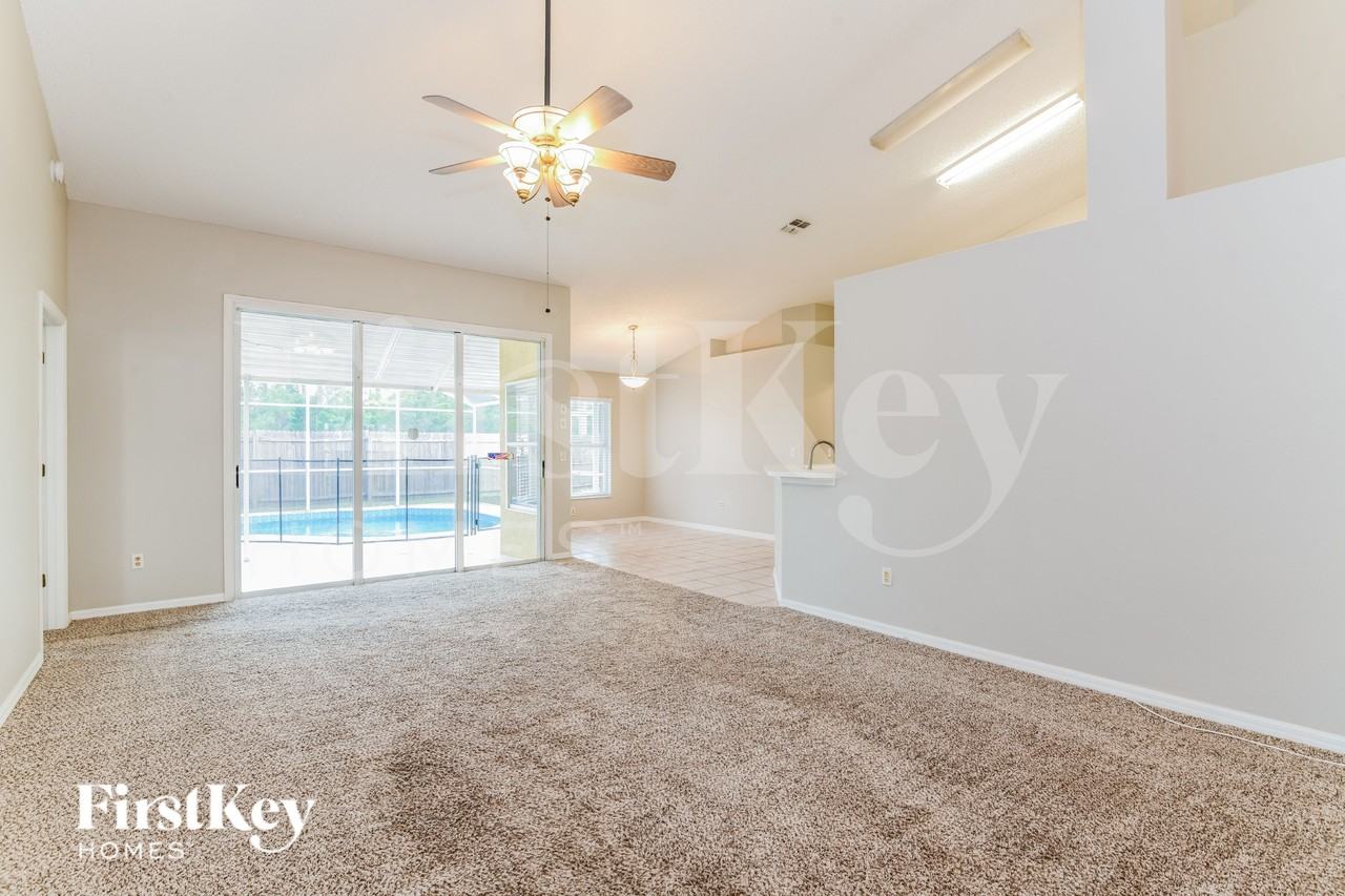 2841 Picadilly Cir - Photo 4 of 16