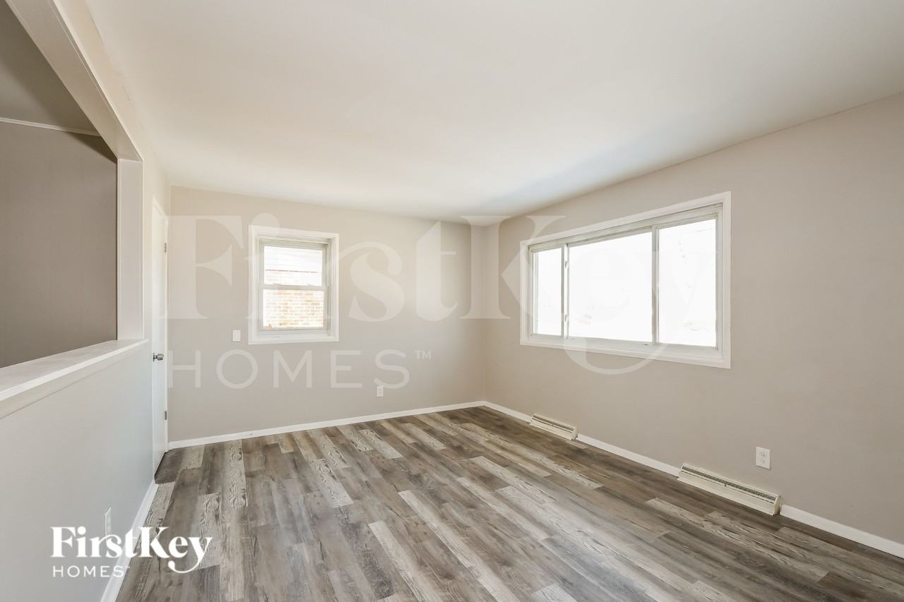 2485 Jenkee Dr - Photo 5 of 19