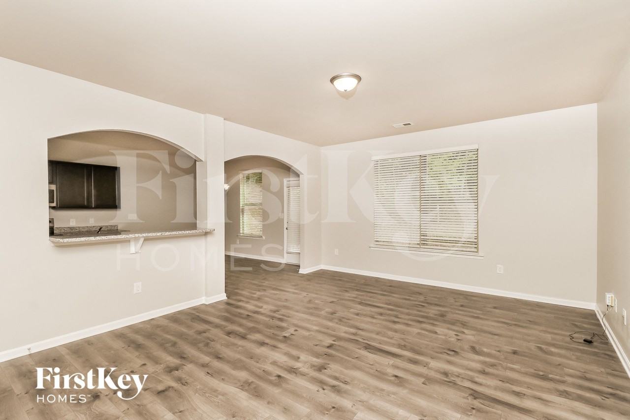 201 Southwind Cir - Photo 4 of 15