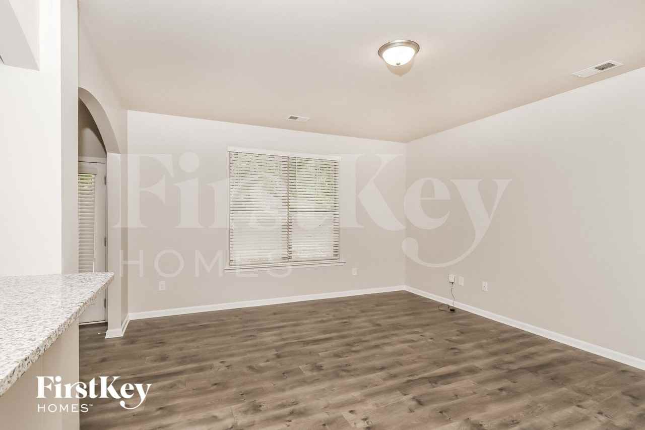 201 Southwind Cir - Photo 5 of 15