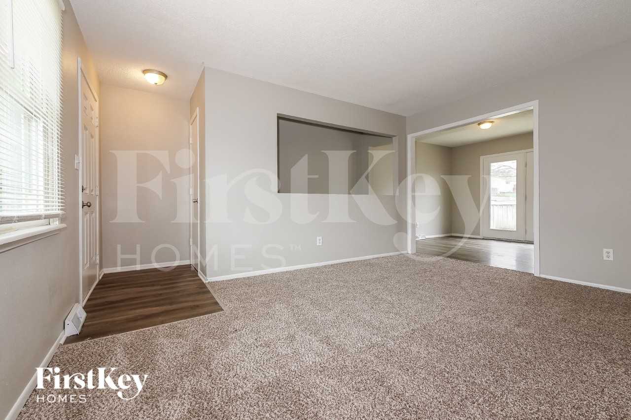 19304 E 7th Terrace Ct N - Photo 5 of 16