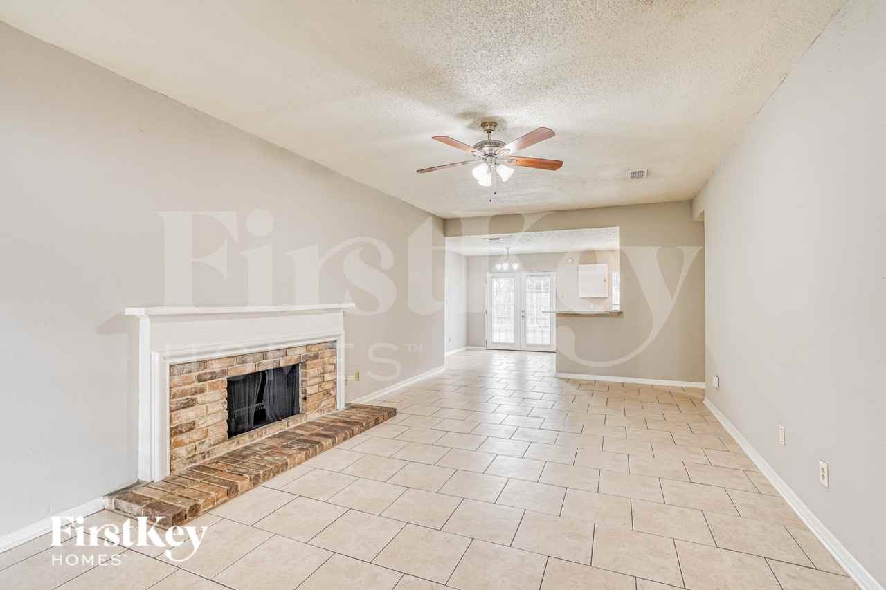 17914 Holly Forest Dr - Photo 3 of 19