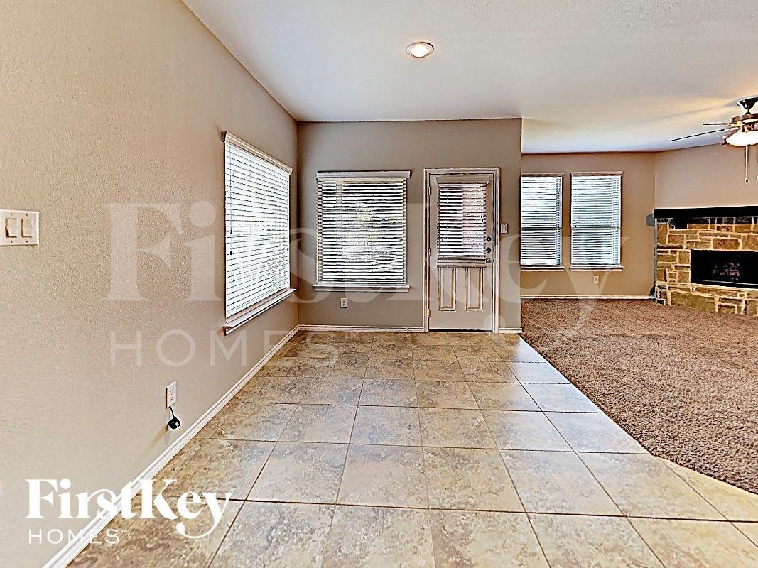 1724 Henderson Dr - Photo 7 of 16