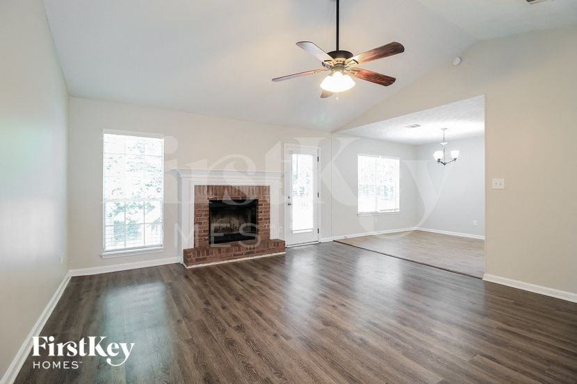 1417 Oak Knoll Dr Ne - Photo 4 of 15