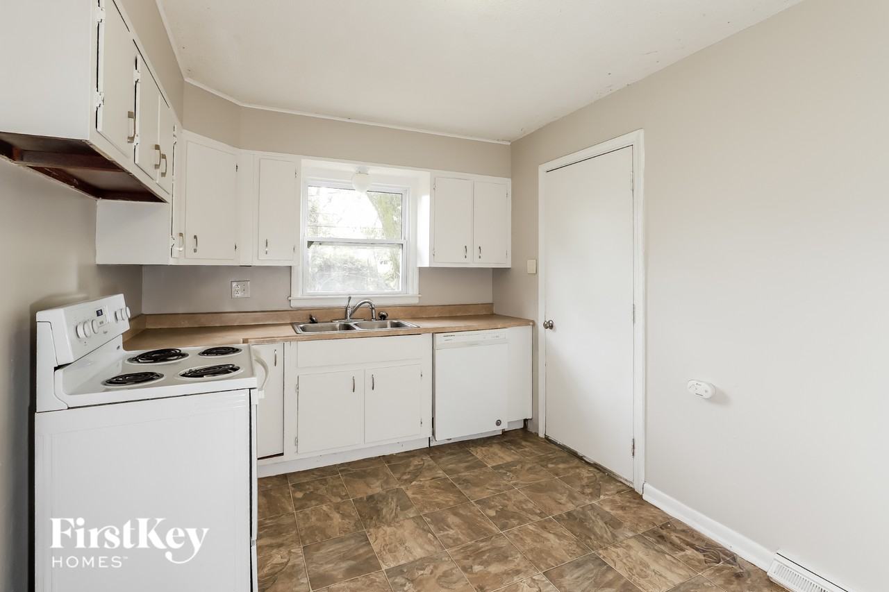 1403 Ne 67th Pl - Photo 6 of 16