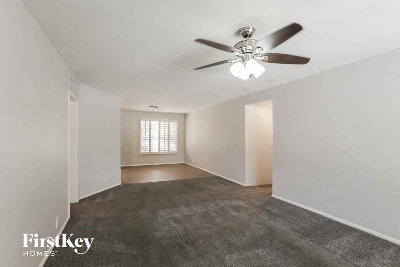 1357 W Sells Dr - Photo 2 of 15