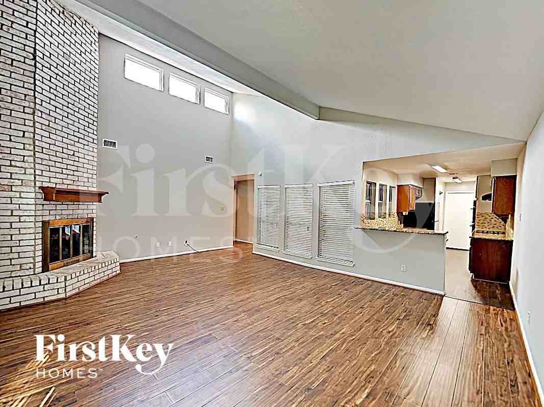 1308 Wilson Dr - Photo 3 of 16