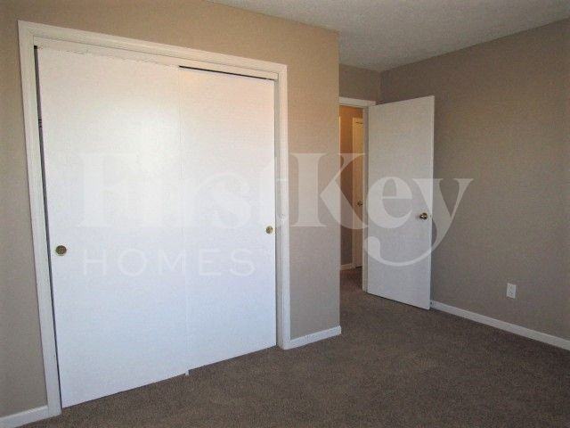 10235 Lone Wolf Dr - Photo 6 of 11