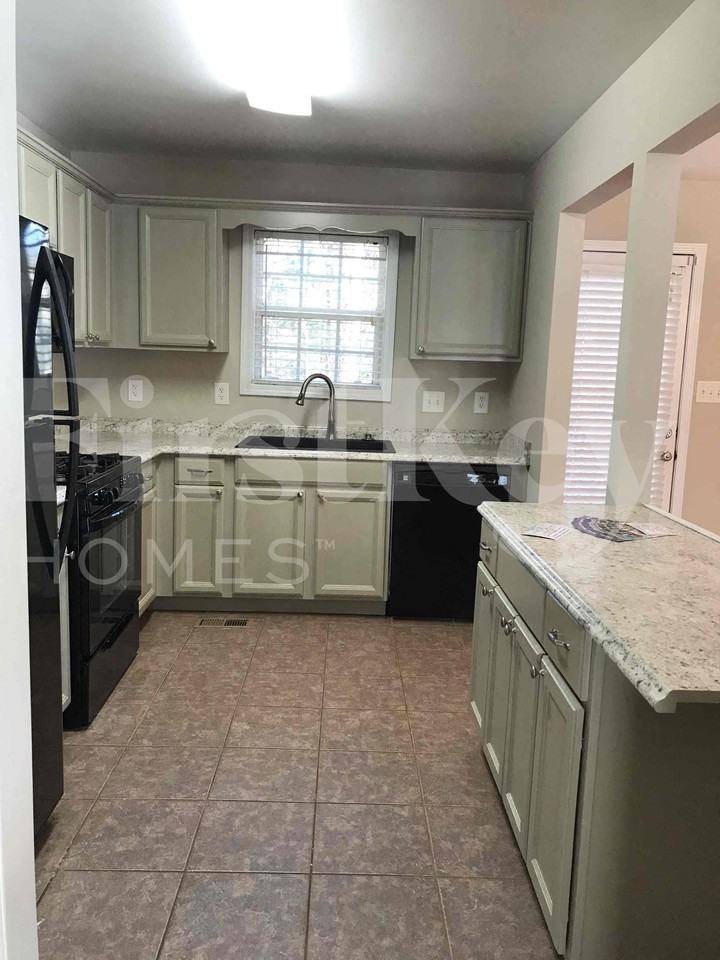 101 Christine Ct - Photo 6 of 22