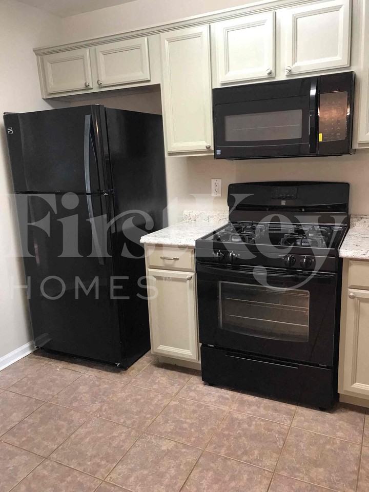 101 Christine Ct - Photo 7 of 22