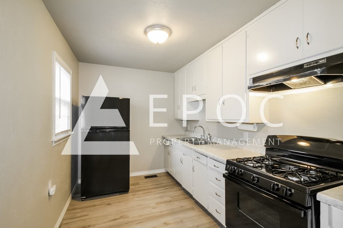 3029 Nw 10th St - Photo 2 of 16