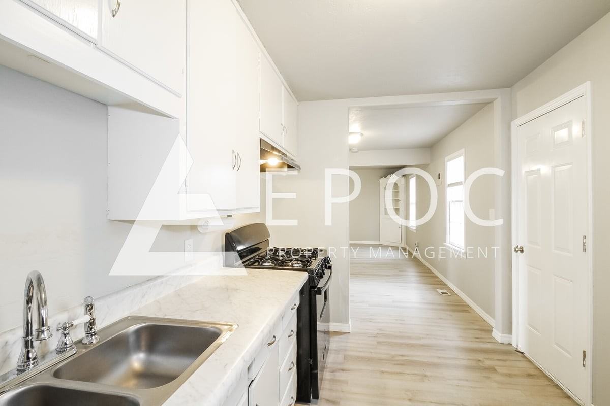 3029 Nw 10th St - Photo 3 of 16