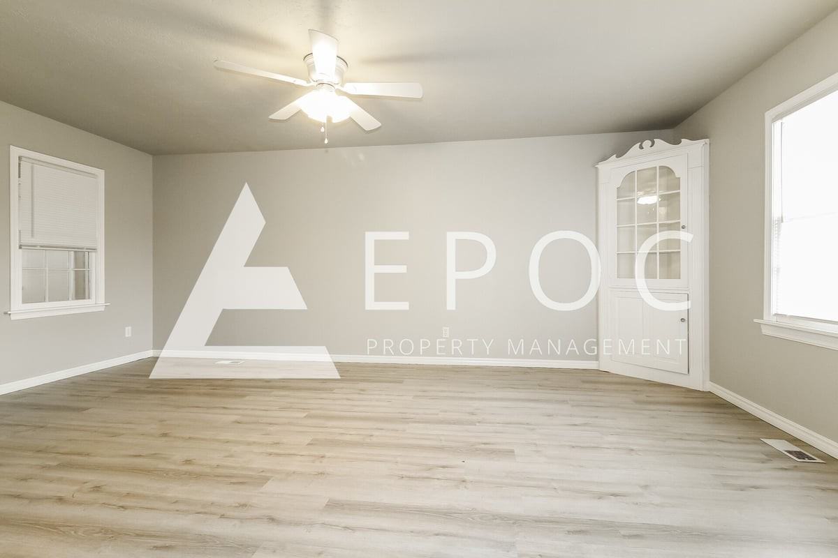 3029 Nw 10th St - Photo 6 of 16