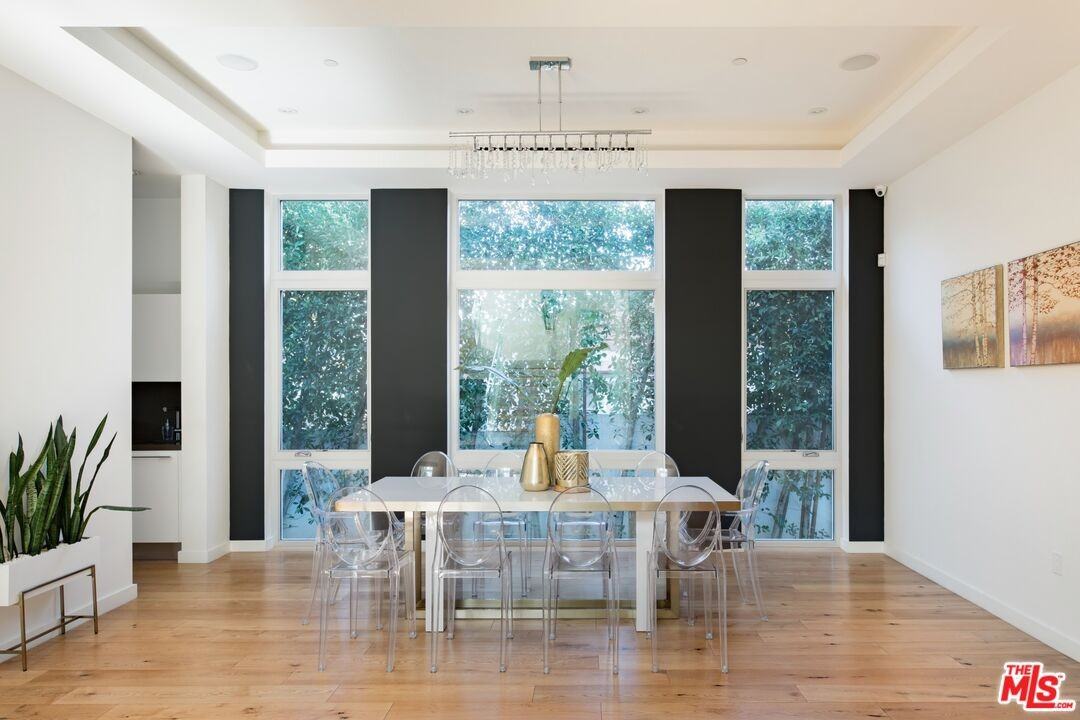 1723 S Durango Ave - Photo 2 of 8