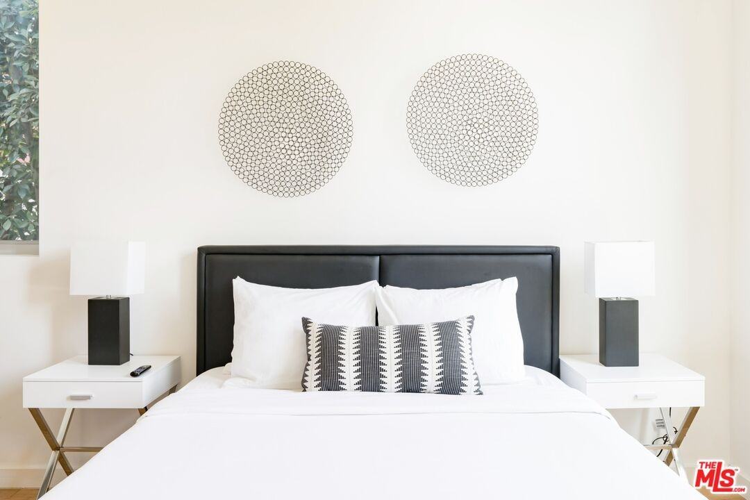 1723 S Durango Ave - Photo 3 of 8