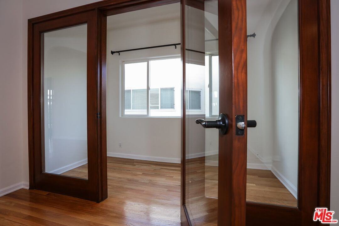 806 N Alfred St #3 - Photo 4 of 8